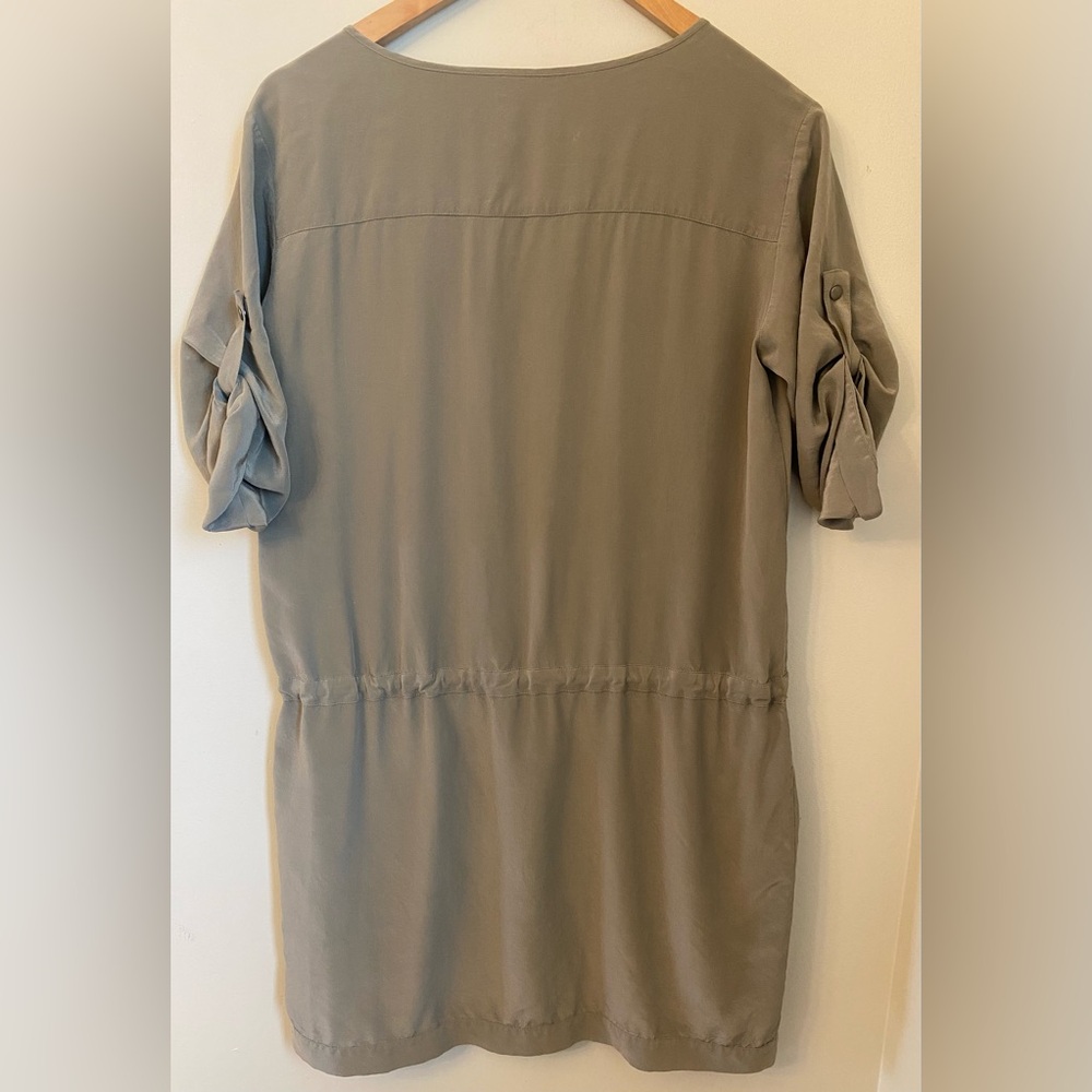 Club Monaco 100% Silk Utility Mini Shirt Dress Size 2 Green Minimalist - Picture 7 of 9